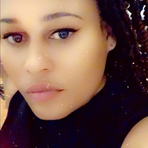 Meet your Posher, Carla